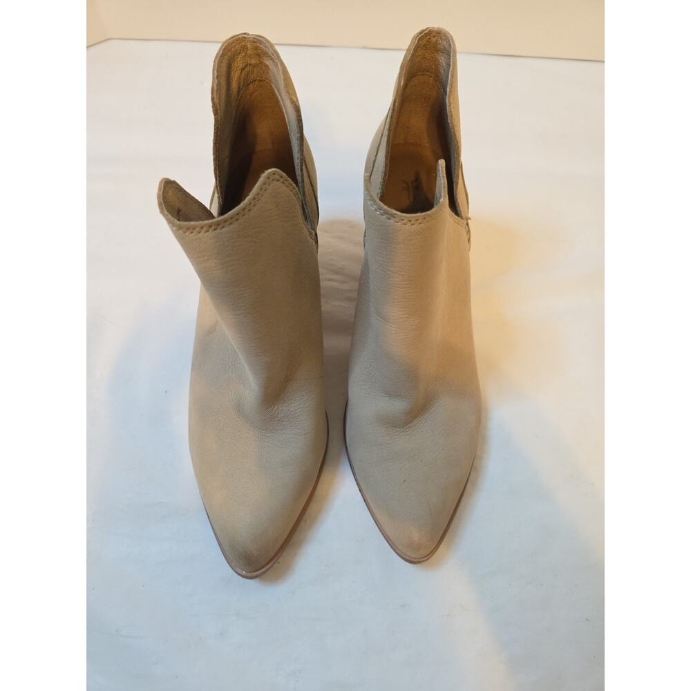 Frye Boots Women 7.5M Reina Cut Out Ankle Bootie Taupe Poined Toe Cuban 3478394 - Picture 6 of 16